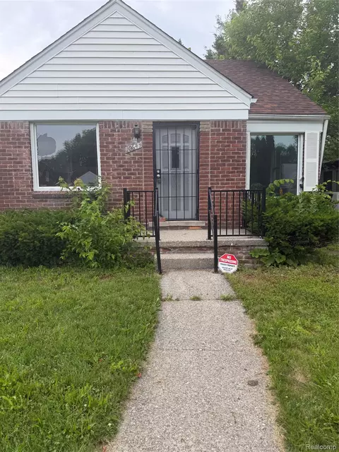 10643 Balfour Rd, Detroit, MI 48224