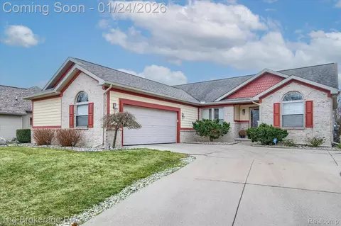 7095 Woods West Dr, Clayton, MI 48433
