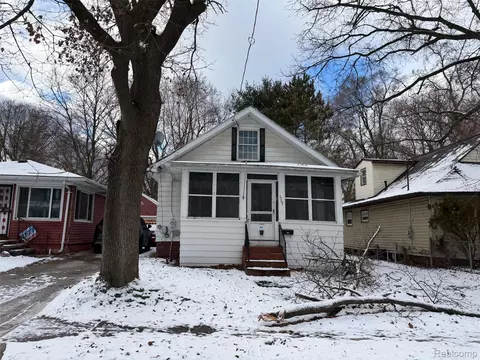 1718 Donora St, Lansing, MI 48910