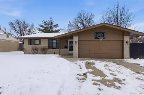 25737 Rusty St, Taylor, MI 48180