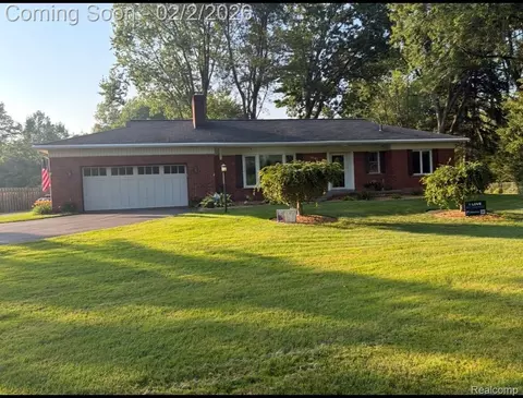 41878 Woodbrook Dr, Canton, MI 48188