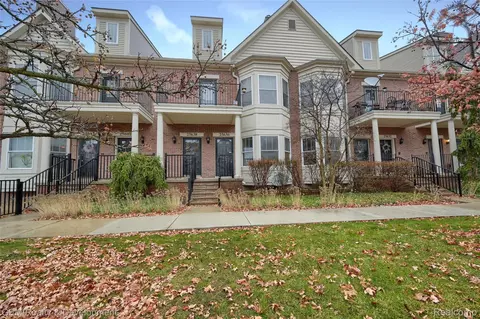 25636 Portico Ln, Novi, MI 48375