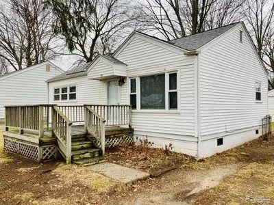 735 Robinwood Dr, Troy, MI 48083