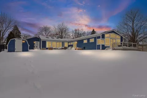 3301 Mann Rd, Village Of Clarkston, MI 48346