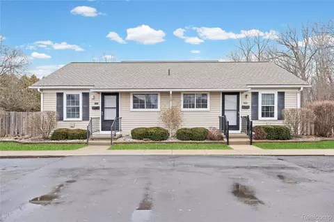 2960 Roundtree Blvd #59, Ypsilanti, MI 48197