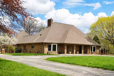 9505 E Atherton Rd, Davison, MI 48423