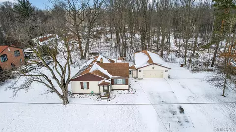 3241 Curtis Rd, Birch Run, MI 48415
