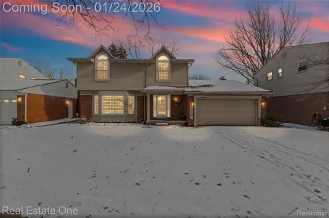 14036 Mayfield St, Livonia, MI 48154