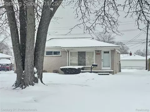 6582 Sterling Ct, Garden City, MI 48135