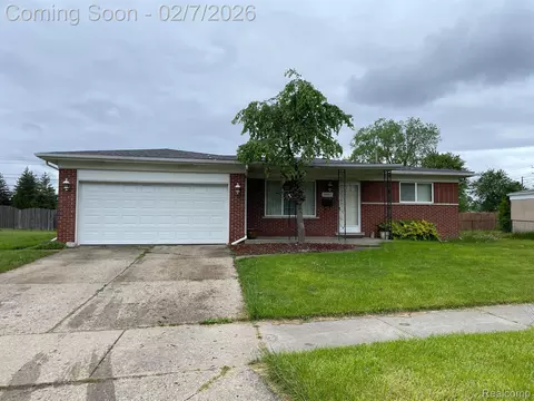 30987 Boewe Dr, Warren, MI 48092