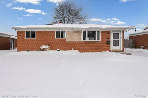 13353 Masonic Blvd, Warren, MI 48088