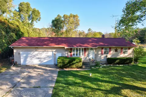 6393 Frances Rd E, Thetford, MI 48458