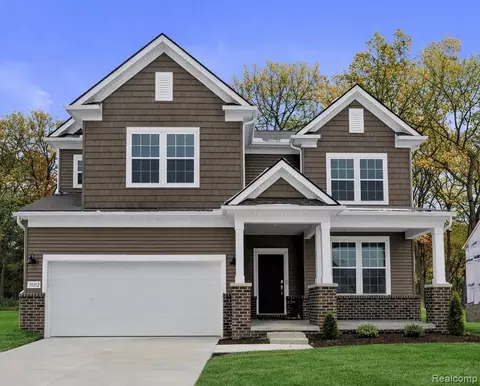 30112 Norway Dr, Lyon, MI 48165