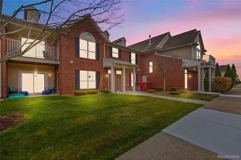 26985 Carrington Pl, Harrison, MI 48045