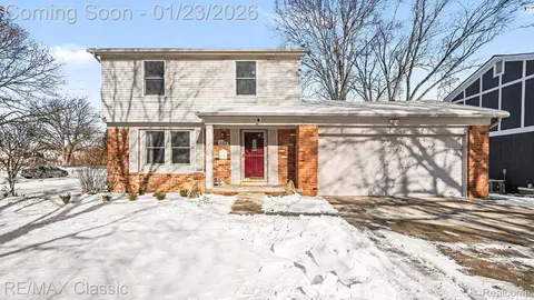 41878 Ravenwood St, Canton, MI 48187