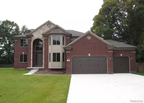 6831 John R Rd, Troy, MI 48085