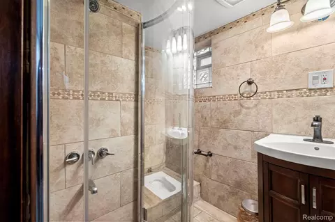 Bath - 4836 Firestone St, Dearborn, MI 48126 photo 2 of 2