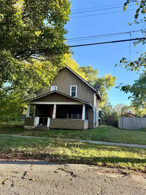 1420 Dakota Ave, Flint, MI 48506