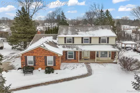 22522 Clear Lake Dr, Farmington Hills, MI 48335