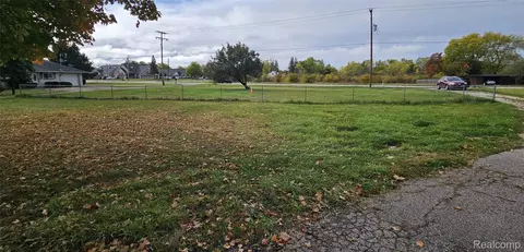 4022 Beecher Rd, Flint, MI 48532 photo 6