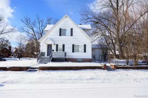 160 Navajo Ave, Pontiac, MI 48341
