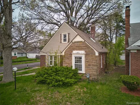 18718 Snowden St, Detroit, MI 48235