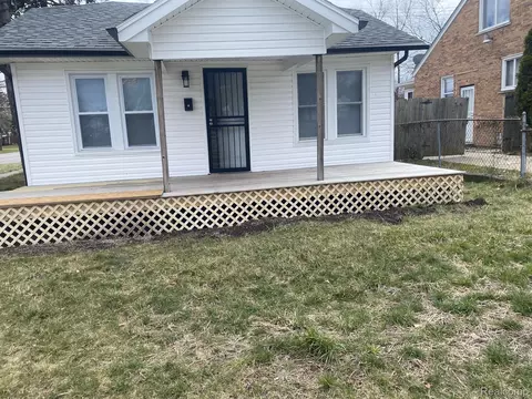 9810 E Outer Dr, Detroit, MI 48213