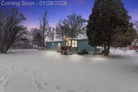5246 Nicholson Rd, Handy, MI 48836