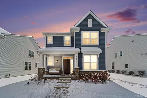 2471 Massoit Rd, Royal Oak, MI 48073