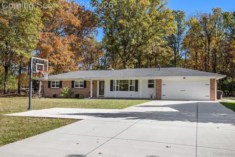 20149 Hcl Jackson, Grosse Ile, MI 48138