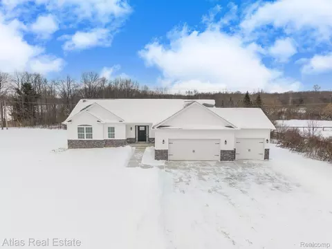 11289 Green Rd, Goodrich, MI 48438