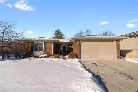43818 Palisades Dr, Canton, MI 48187