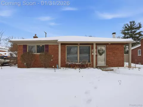 236 Lyons Dr, Troy, MI 48083