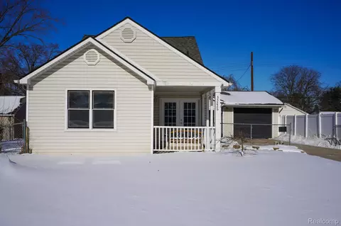 35226 Glen St, Westland, MI 48186