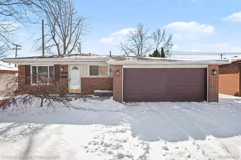 32465 Fernwood St, Westland, MI 48186