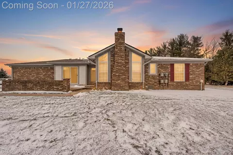 48686 French Creek Ct, Shelby Township, MI 48315