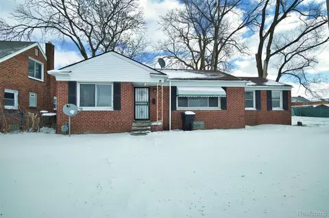 18110 Snowden St, Detroit, MI 48235