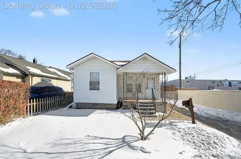25034 Comfort, Center Line, MI 48015