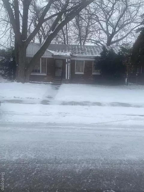 16930 Sorrento St, Detroit, MI 48235