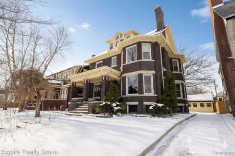 1484 Seyburn St, Detroit, MI 48214