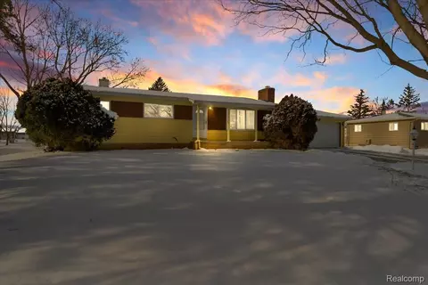 3122 Eastgate St, Burton, MI 48519