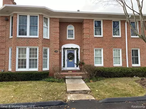 154 Windwood Pointe #55, Saint Clair Shores, MI 48080