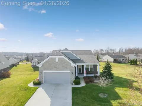 6208 Merion Ln #64, Grand Blanc, MI 48439