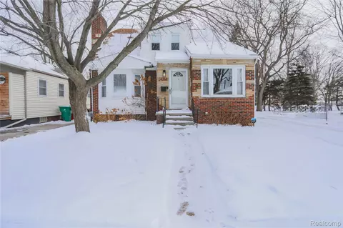 24268 Brittany Ave, Eastpointe, MI 48021