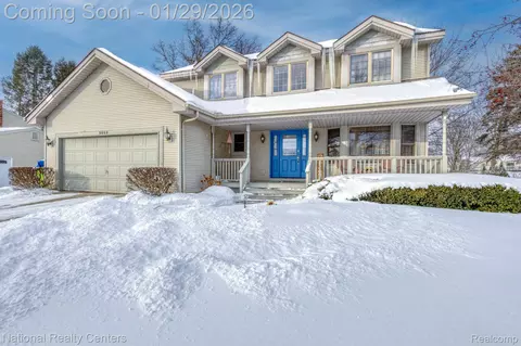 9008 Sussex St, White Lake, MI 48386