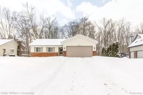 3871 Cheryl Dr, Commerce, MI 48382