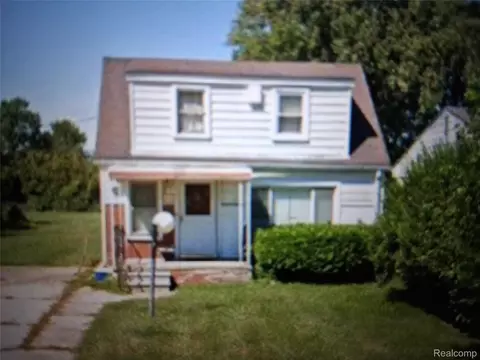 32409 Robeson St, Saint Clair Shores, MI 48082