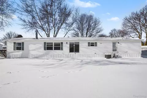 3858 Apple Dr, Village Of Clarkston, MI 48438