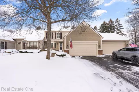2409 Wildbrook Run, Bloomfield Hills, MI 48304