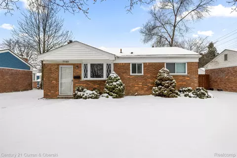 7140 Elm St, Taylor, MI 48180
